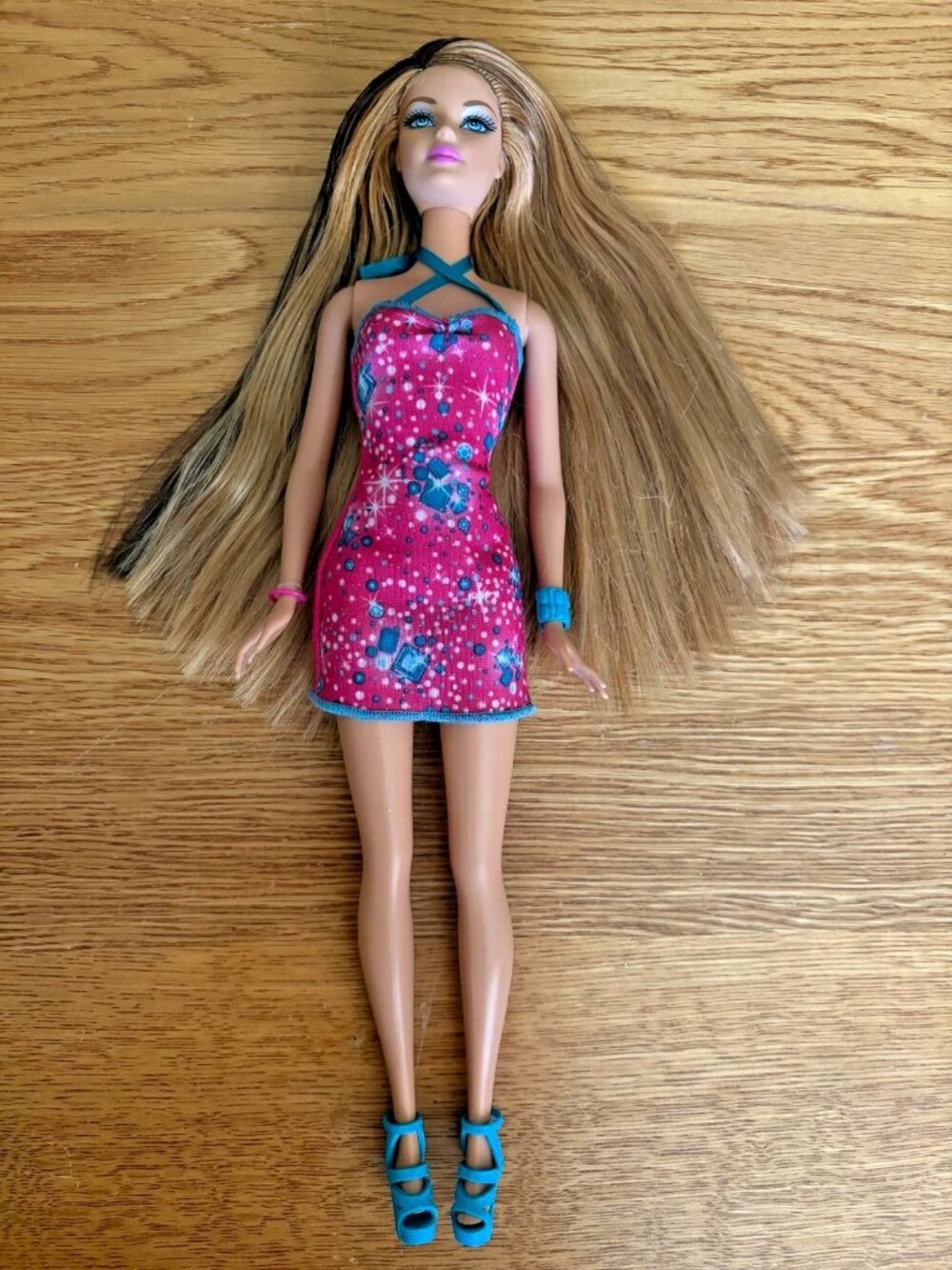 Rare Barbie HairTastic Blonde Hair 2011 Mattel Original Dress, Shoes & Bracelets
